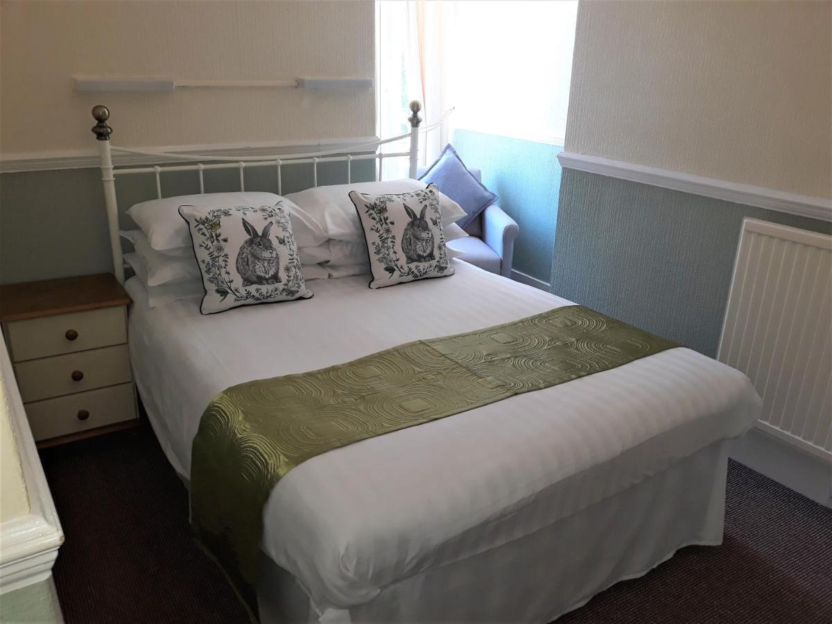 Ashfields Guest house 2*